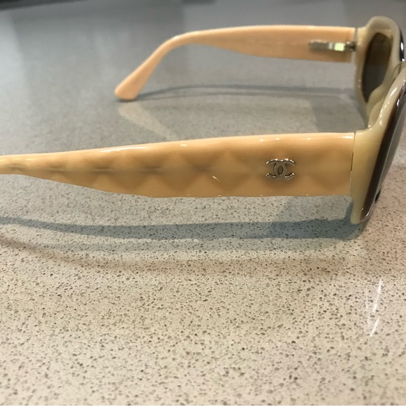 Vintage Chanel glasses - Picture 2 of 4